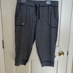 Ladies Under Armour Capri Pants